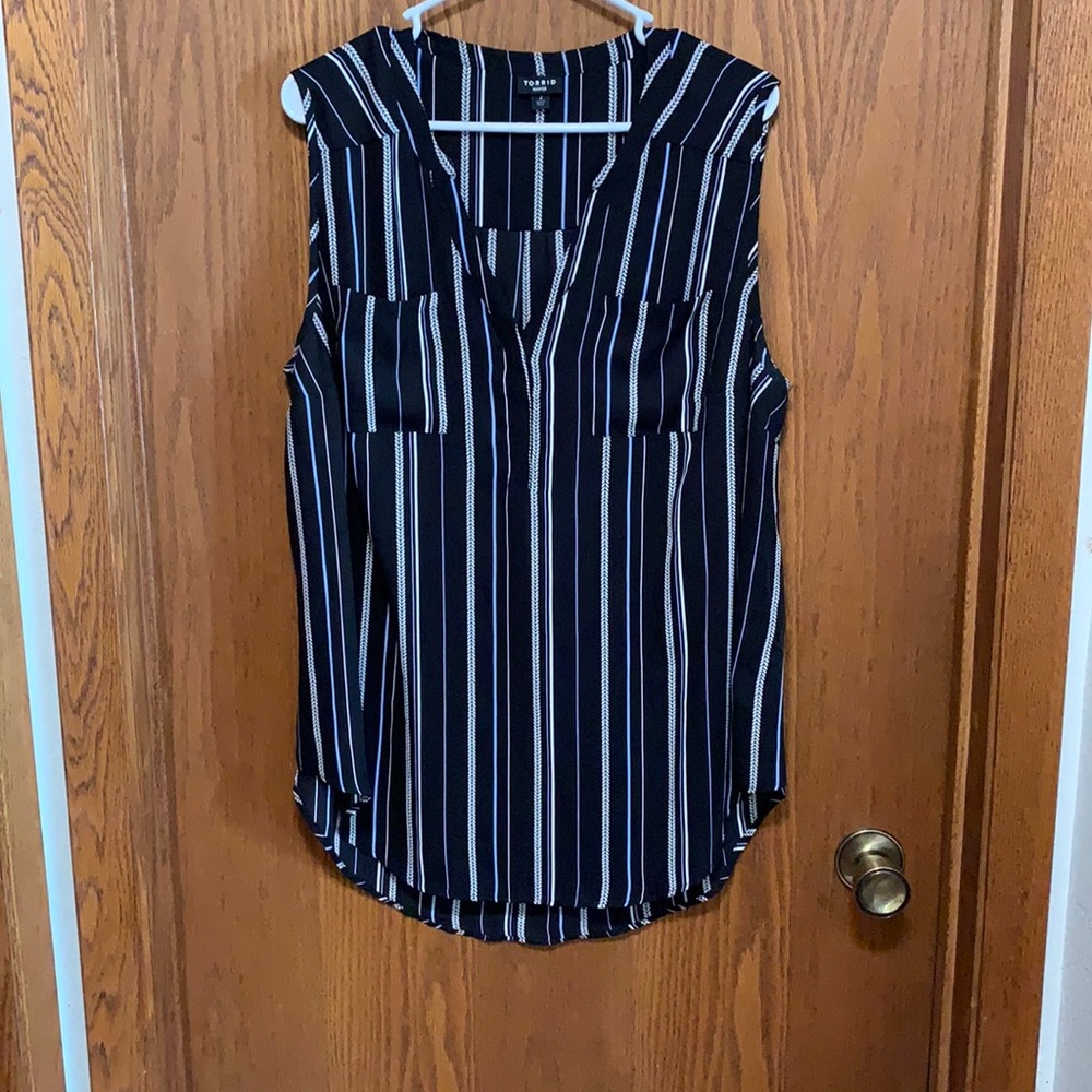 Sleeveless blouse